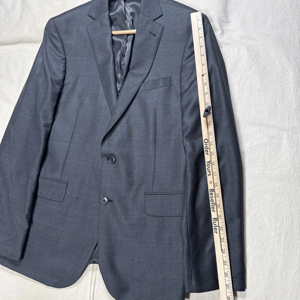 Joseph Abboud small flaw